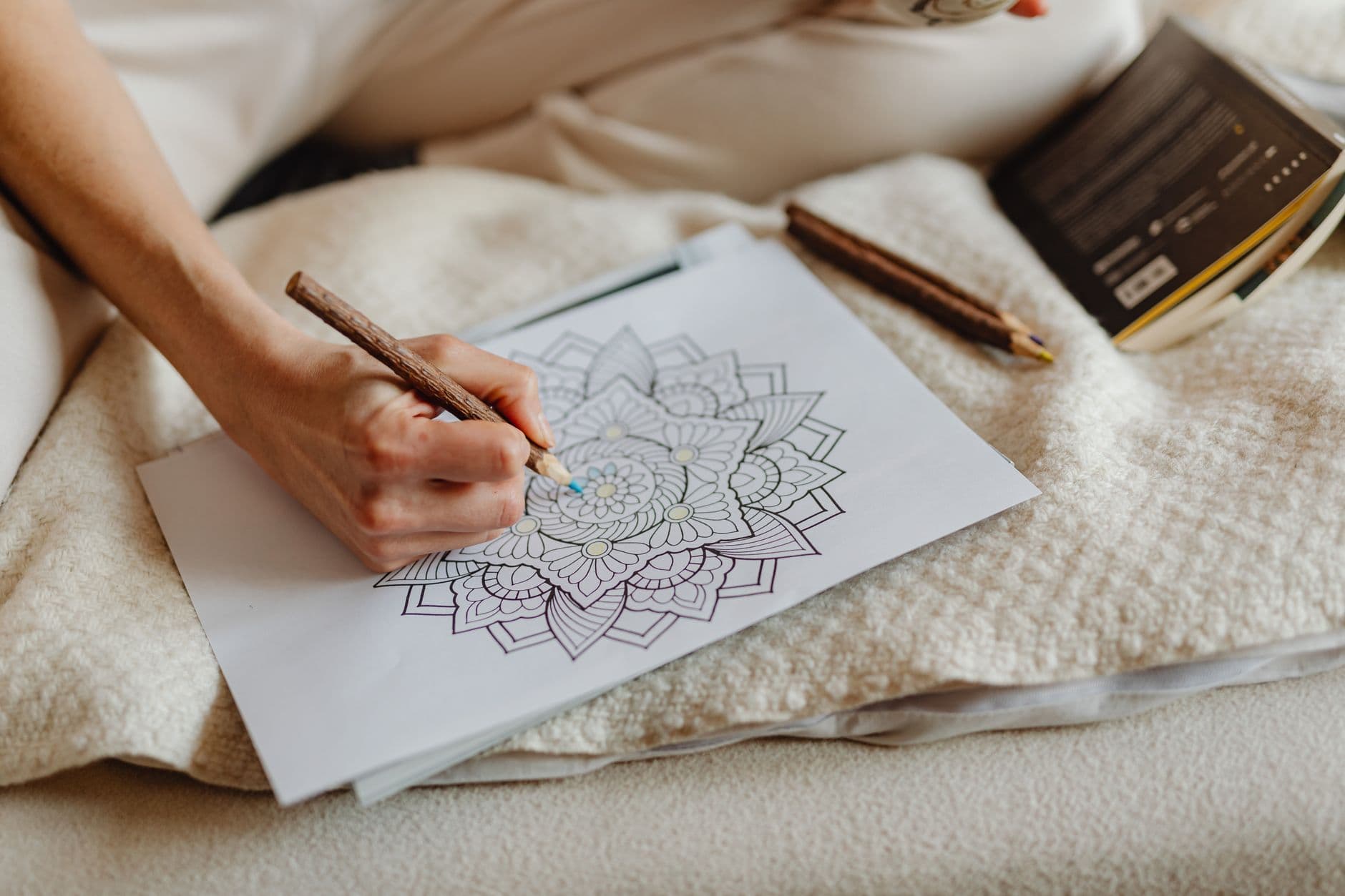نصف ساعة رسم ماندالا يومياً تخفف التوتر