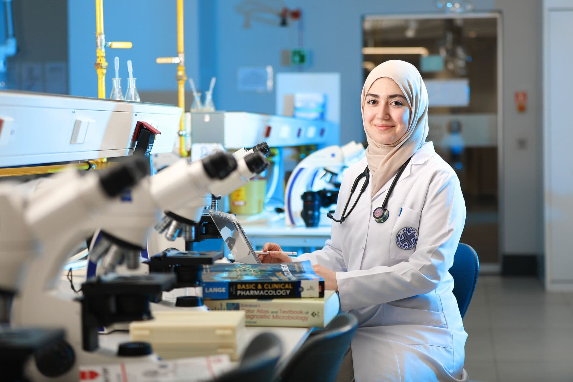 الطب التكميلي يطالب بـ«البينة البحثية»