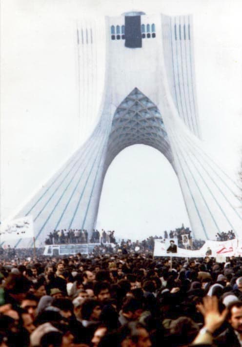 أسئلة شارحة: الثورة الإيرانية 1979 وتداعياتها الإقليمية والدولية