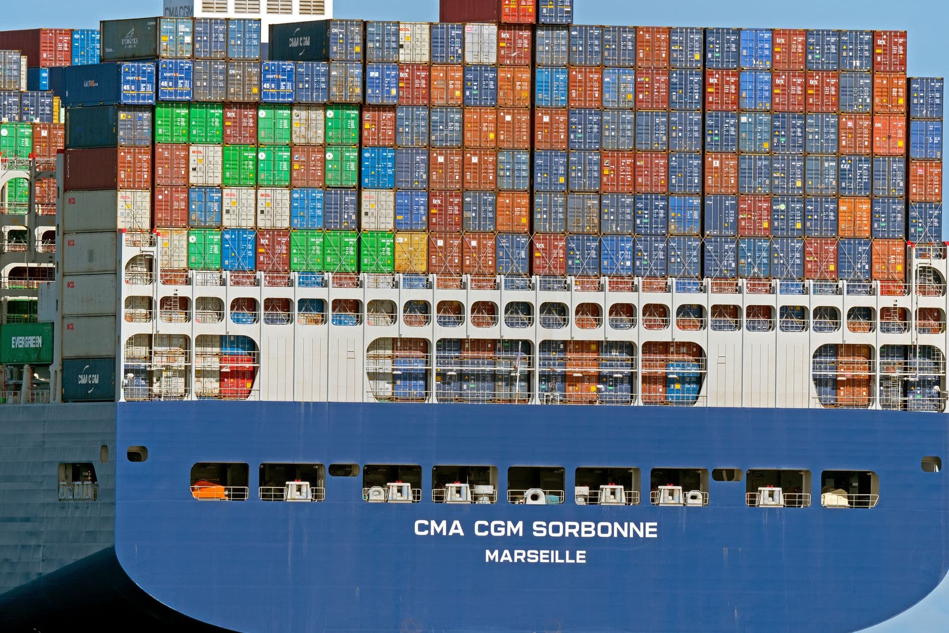 ارتفاع رسوم «CMA CGM» 1500 دولار للحاوية