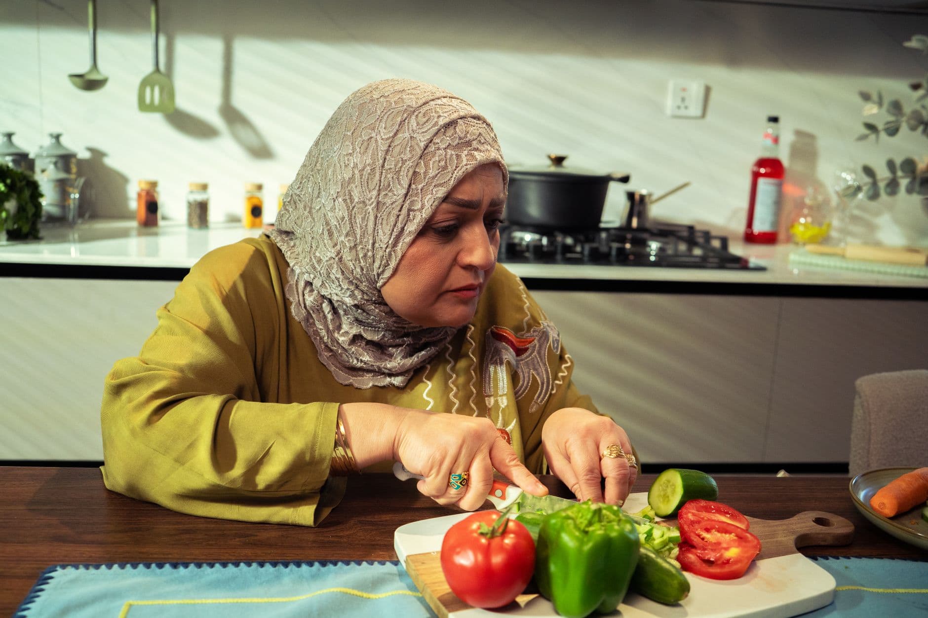 الطهي المنزلي يقلل التوتر ويرفع الرضا بنسبة 75%
