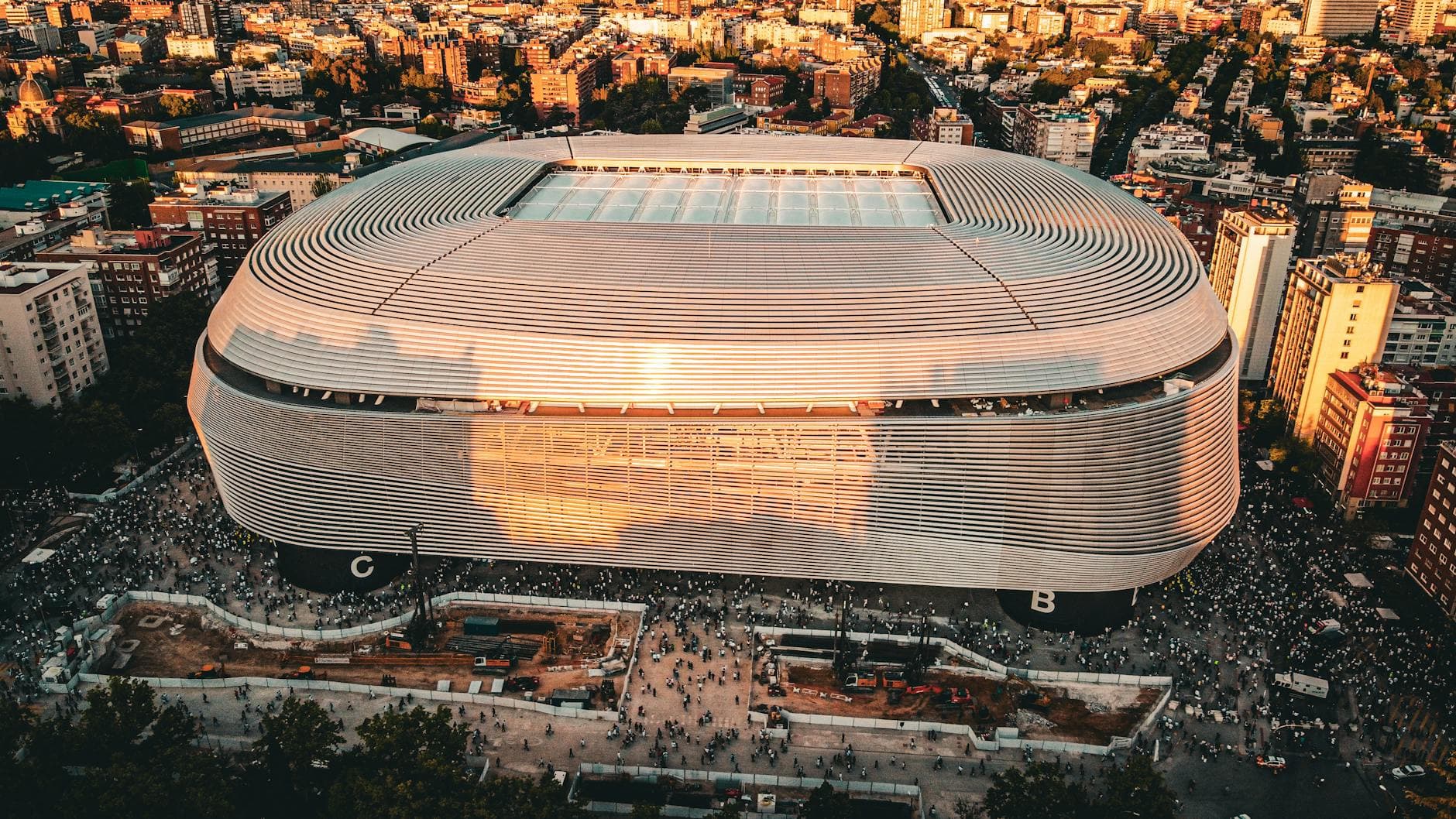 ريال مدريد وبرشلونة: مقارنة الأداء الإحصائي في الدوري الإسباني 2024-2025