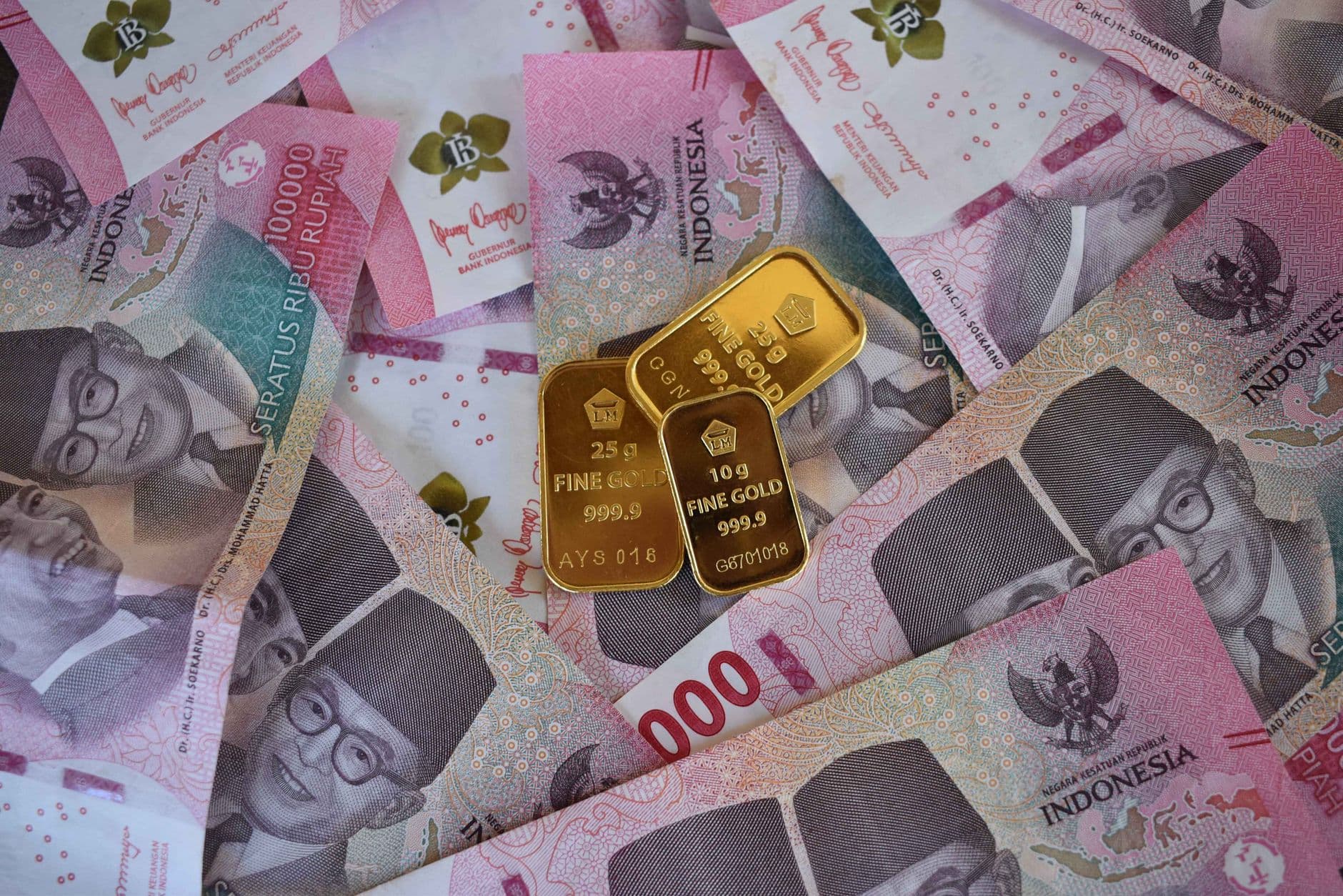 أكبر 10 دول عربية من حيث احتياطي الذهب (2024)