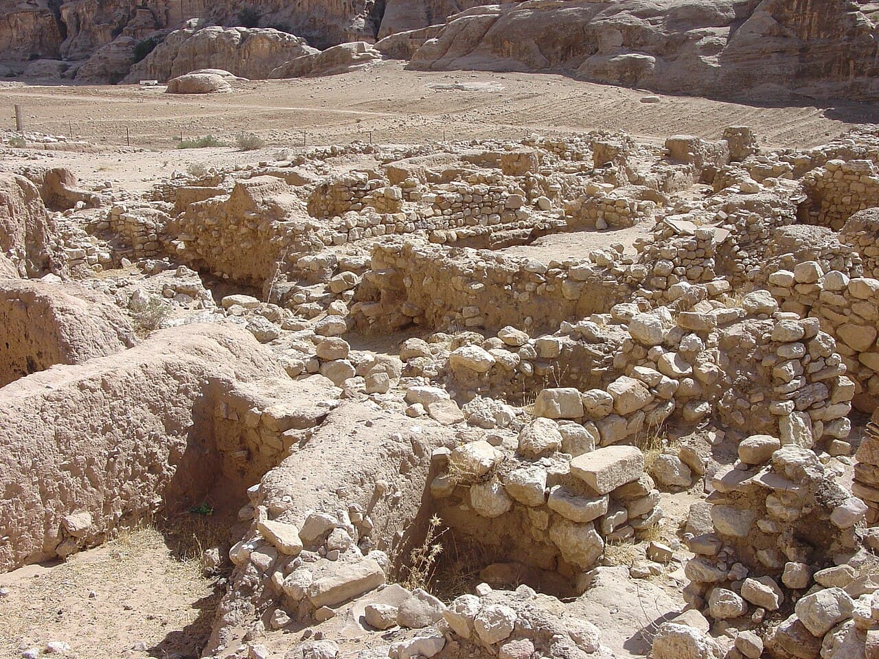 المواقع الأثرية والتاريخية في محافظات الأردن