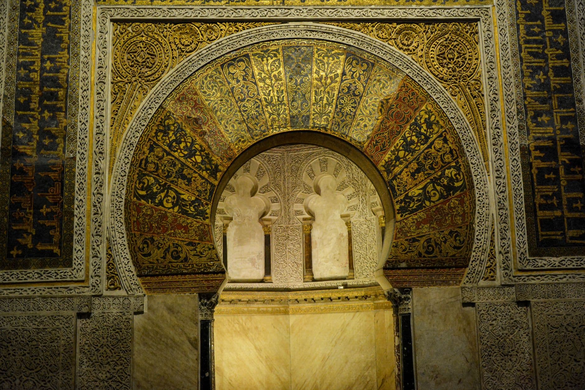 الخلافة العباسية بالأرقام — 5 قرون من النهضة والسقوط