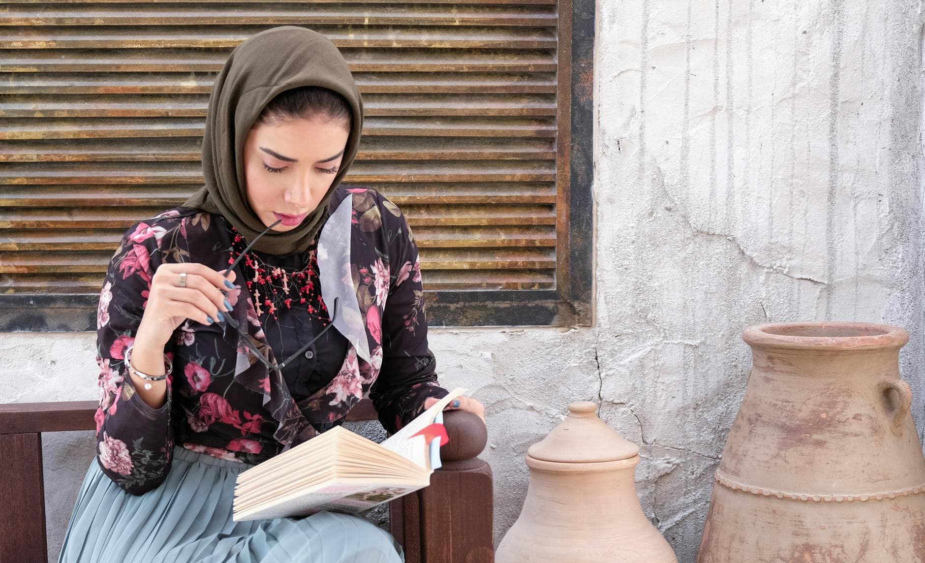 عادات قضاء وقت الفراغ بين سكان المدن الكبرى والمدن الصغيرة في الوطن العربي