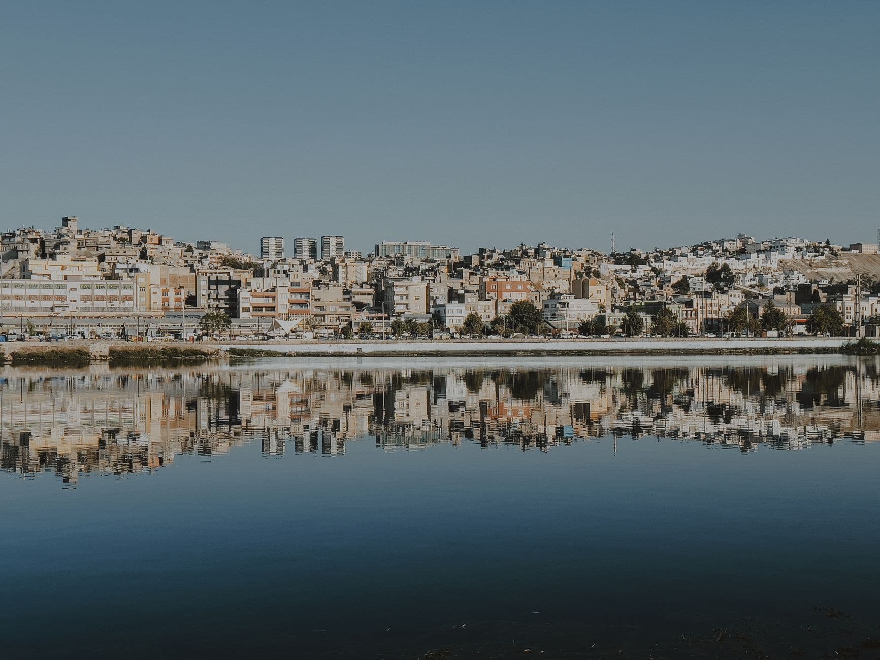 إسبانيا تعيد 70 ألف مهاجر إلى المغرب
