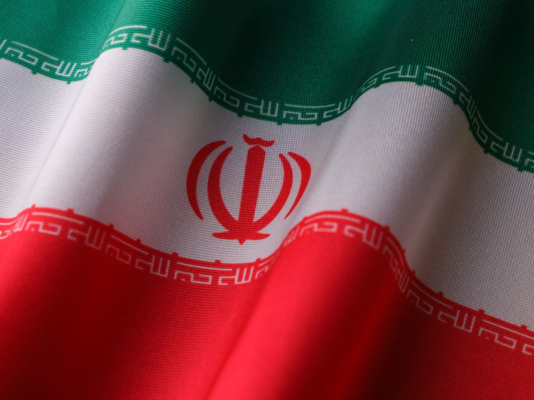 إيران تتجه للسيطرة على حركة هرمز