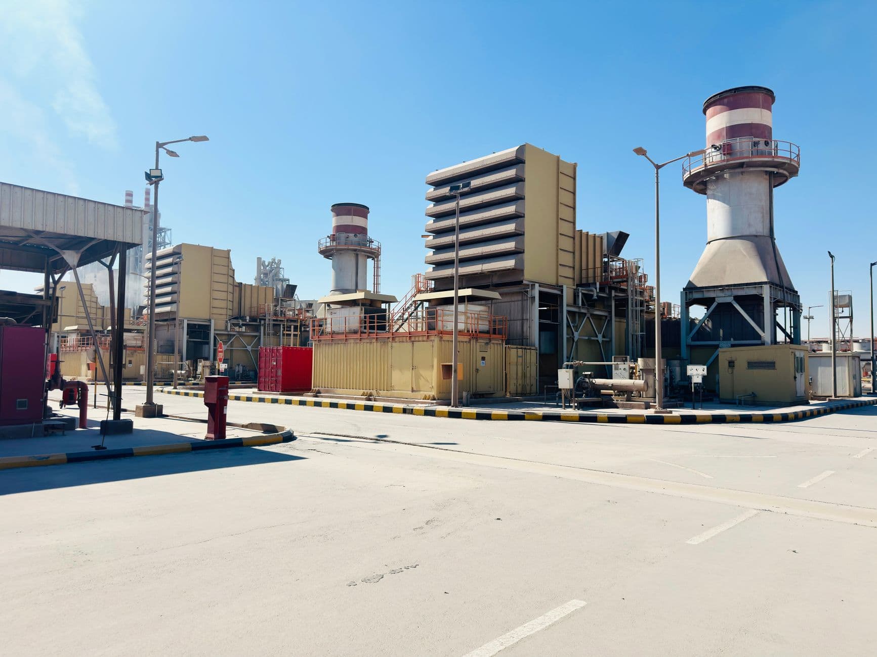 دبي تدشن 793 محطة طاقة في نصف عام